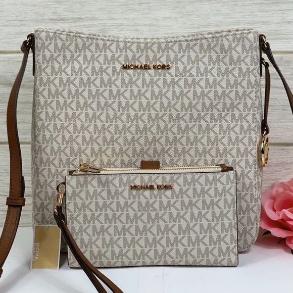 Michael Kors Handbags - Michael Kors Crossbody Messenger and Wallet Set